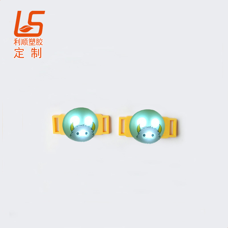 ����PVCܛ�zLED�l��Ь����